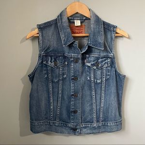 Levi’s demin jean vest size large